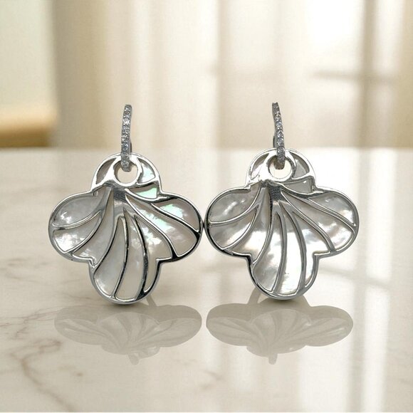 Jewelry - Mother-of-Pearl Clover Earrings in 925 Sterling Silver